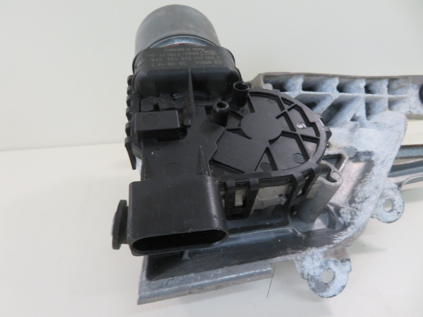 FORD FIESTA MK7 FRONT WIPER MOTOR WITH LINKAGE 8A61-17B571-BA 2009-2012 1351-24