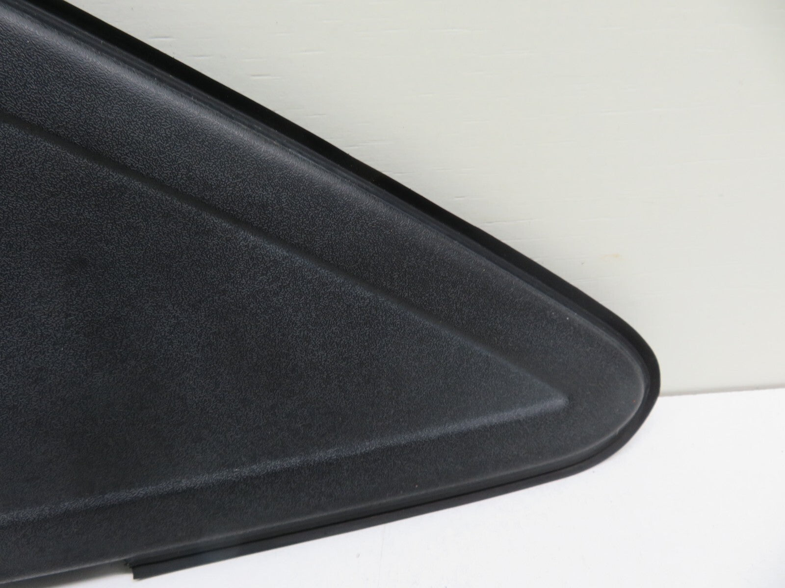 FORD FOCUS MK2 ST225 OS DRIVER FRONT QUARTER TRIM 2006-2010 1654-3