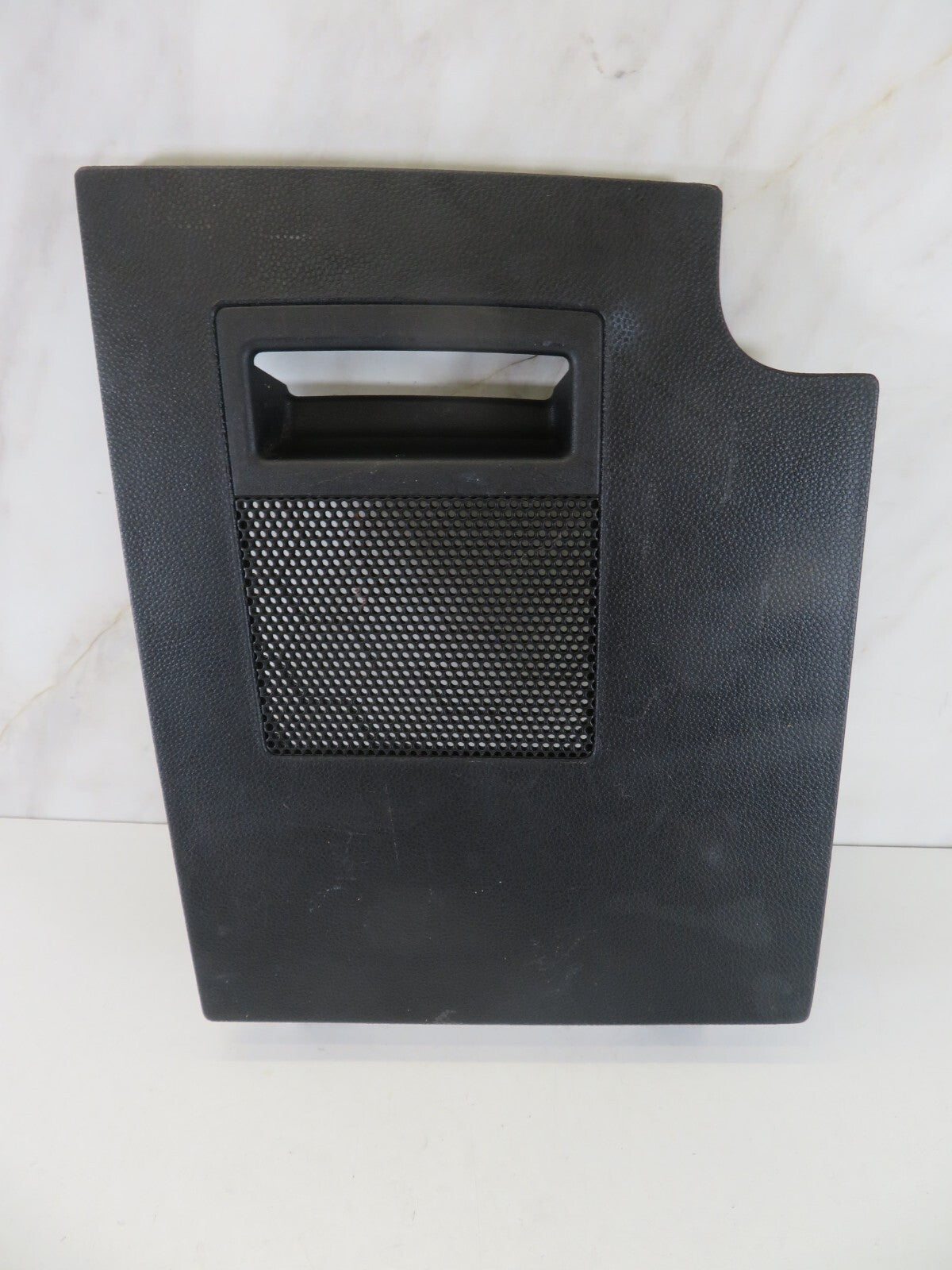 MAZDA 5 MPV REAR BOOT ACCESS TRIM C235688V0 2005-2010 A1320-3