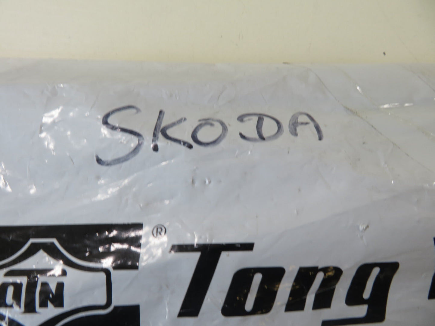 FRONT BUMPER GRILLE FOR SKODA OCTAVIA SD07006GAN 1997-2010