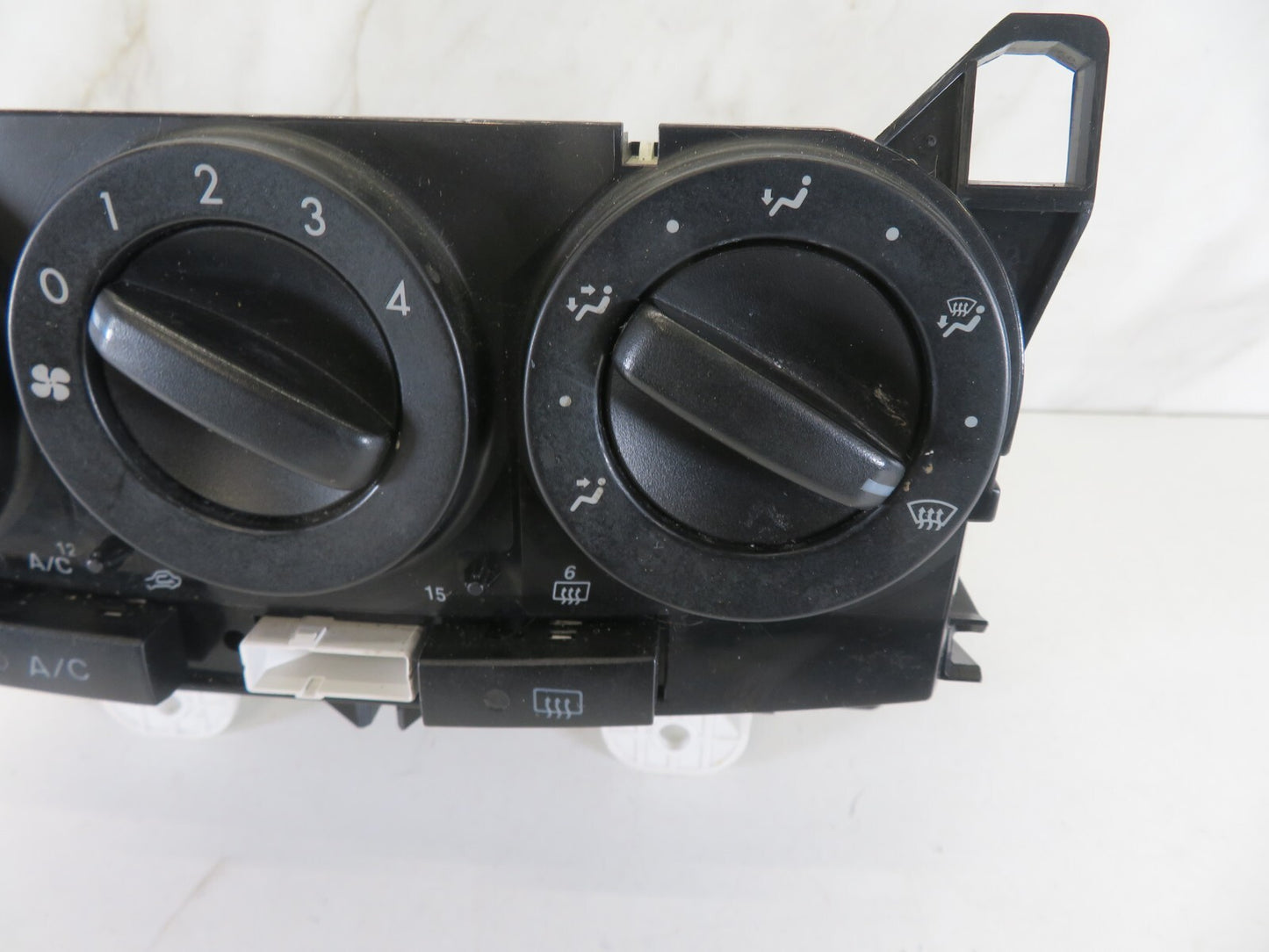 MAZDA 5 MPV HEATER CLIMATE CONTROLS 2005-2010 A1320-8