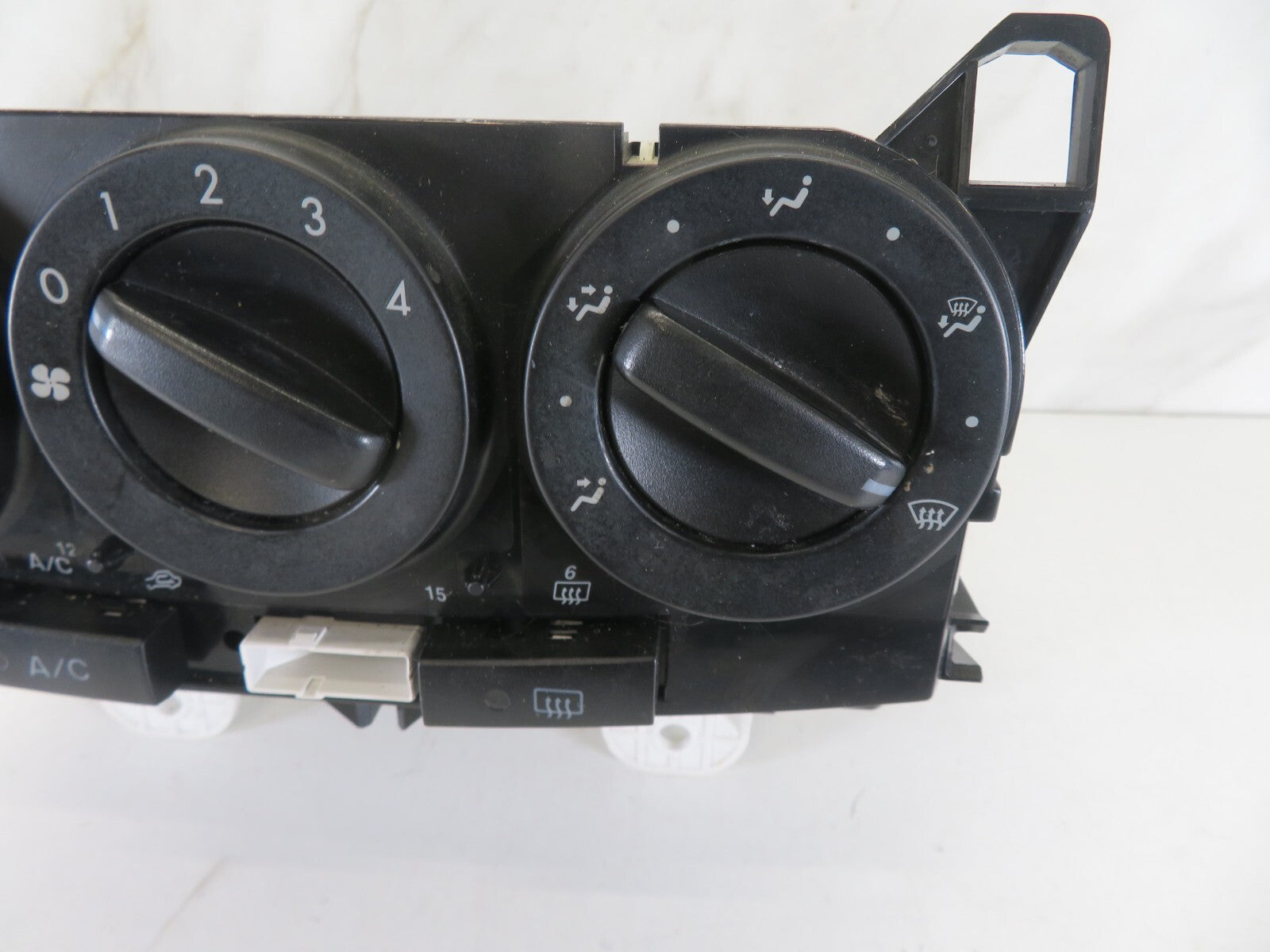 MAZDA 5 MPV HEATER CLIMATE CONTROLS 2005-2010 A1320-8