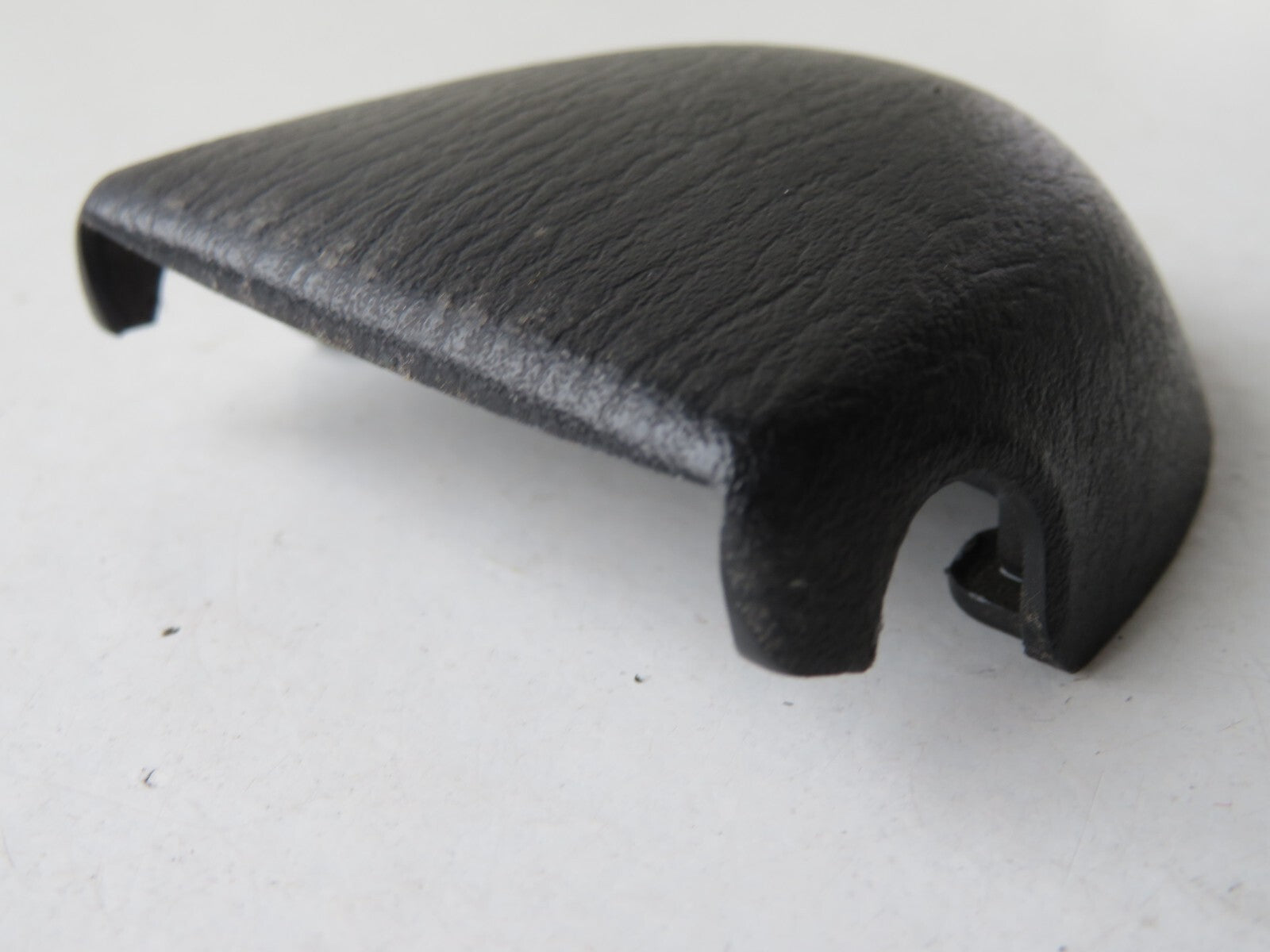 MAZDA MX5 MK2 SEAT BELT BOLT COVER TRIM 1998-2005 A1204-13