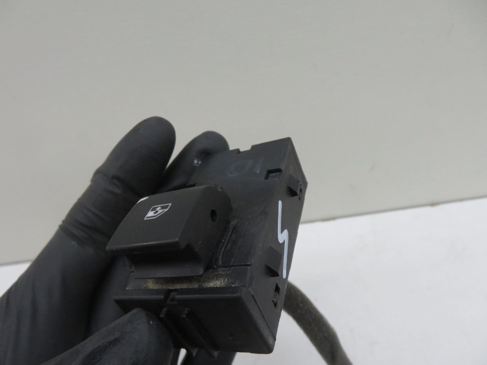 VAUXHALL INSIGNIA OSR REAR WINDOW SWITCH 13301888 2008-2013 1155-5