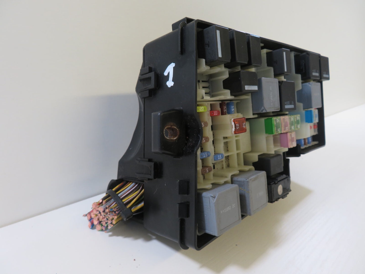 FORD GRAND C MAX ENGINE BAY FUSE BOX AV6T-14A142-AA 2011-2015 1518-1