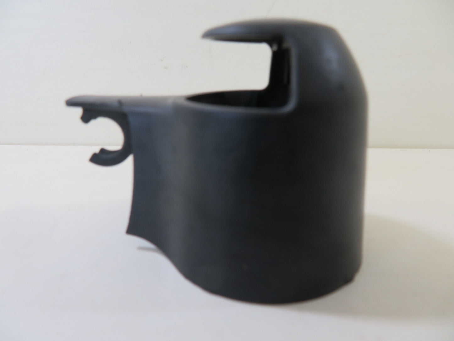 VOLKSWAGEN VW TOURAN REAR WIPER ARM BOLT COVER 2003-2009 1014-18