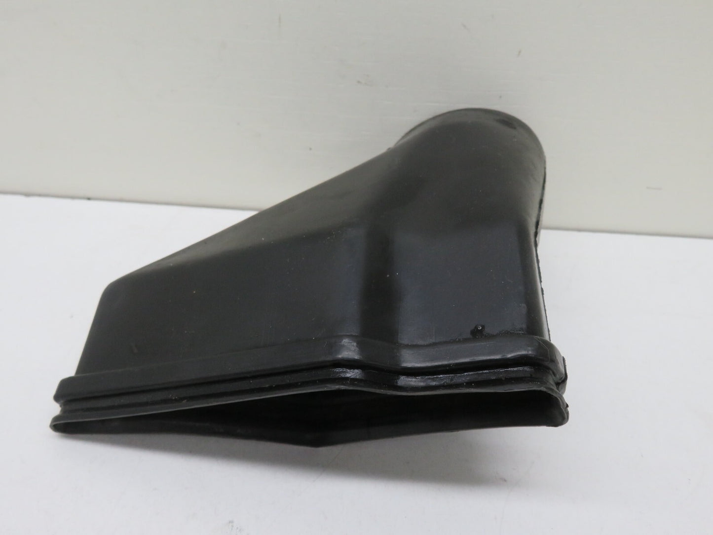 BMW E36 3 SERIES ALTERNATOR COOLING DUCT 1730635 1991-1998 1741-8