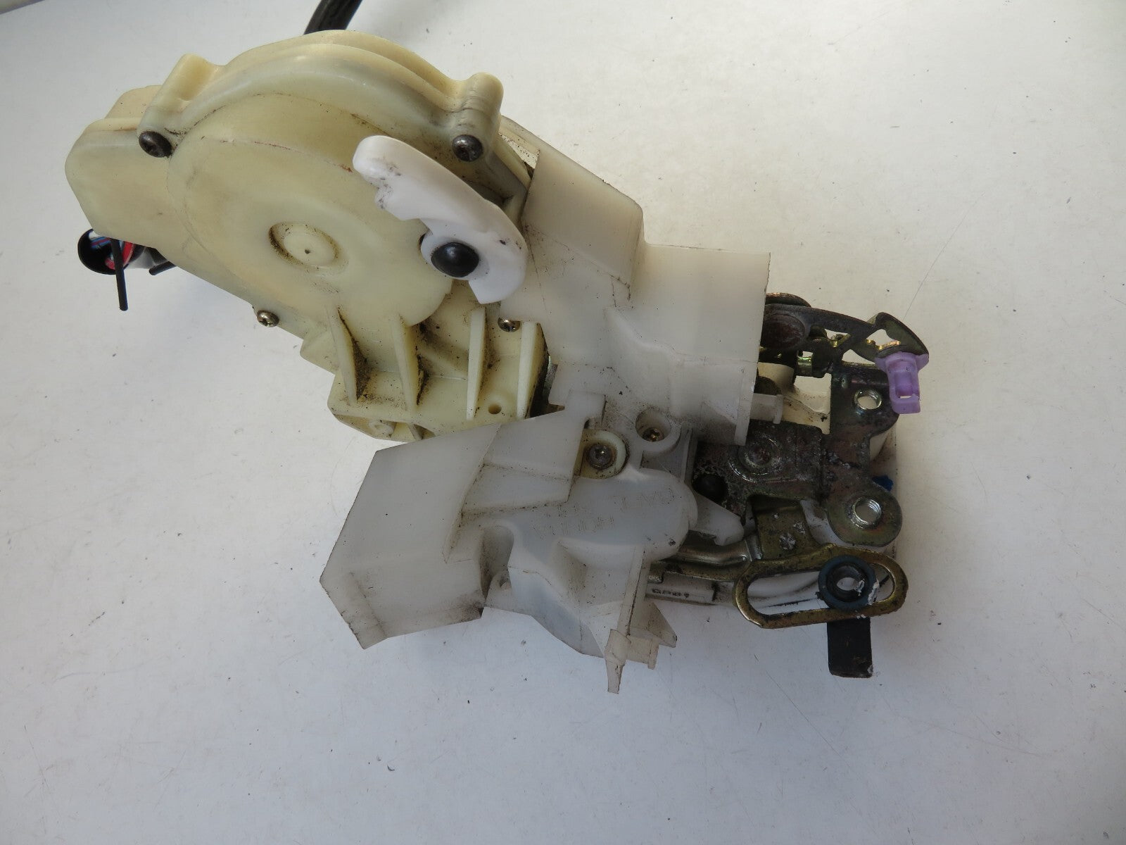 HONDA STREAM NSF DOOR LOCK CATCH 2000-2006 A1431-3