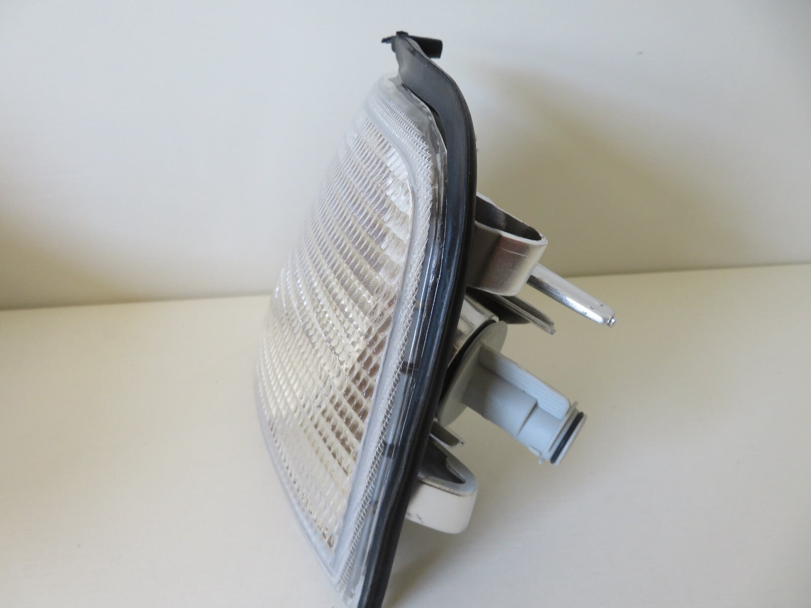 NS PASSENGER FRONT INDICATOR LIGHT FOR AUDI 80 441-1505L-WE-C 1991-1994