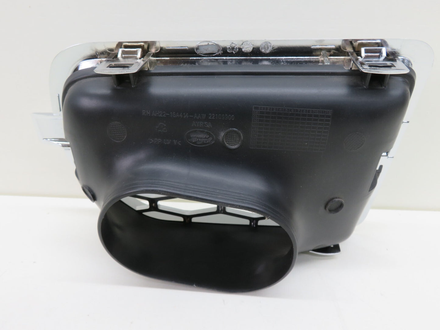 OS DRIVER FRONT GRILLE VENT FOR LAND ROVER DISCOVERY 2009-2018 L319