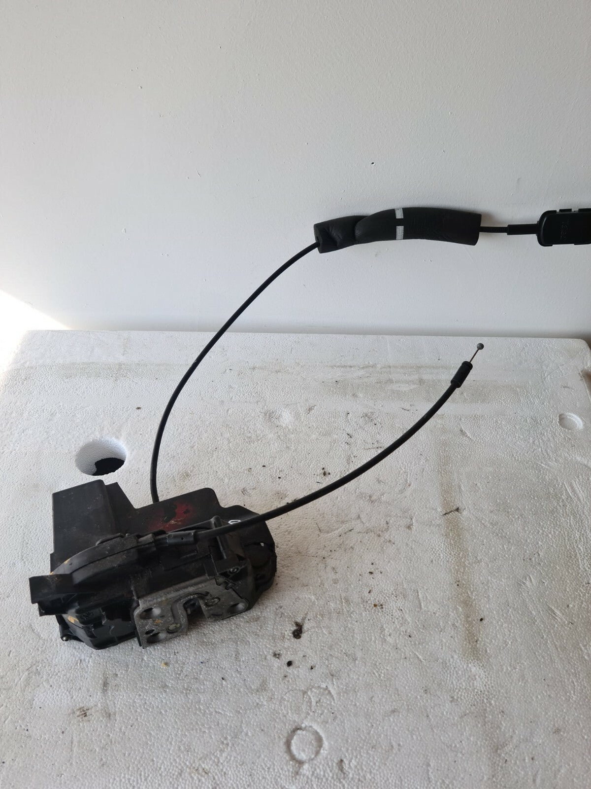 RENAULT SCENIC NSR DOOR LOCK CATCH 2009-2016