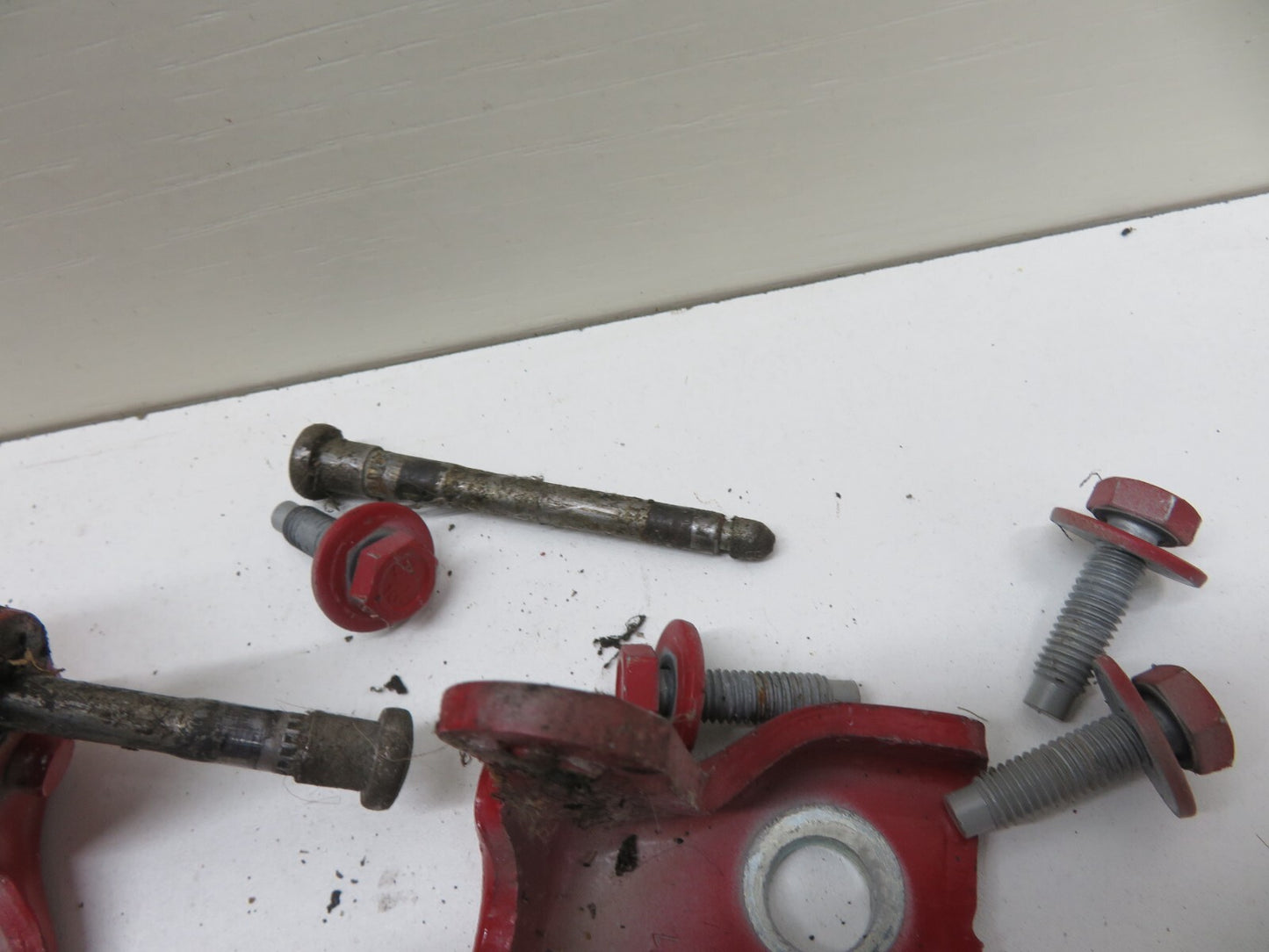 CITROEN BERLINGO MK2 OSF DRIVER FRONT DOOR HINGES RED 2008-2018 1700-16