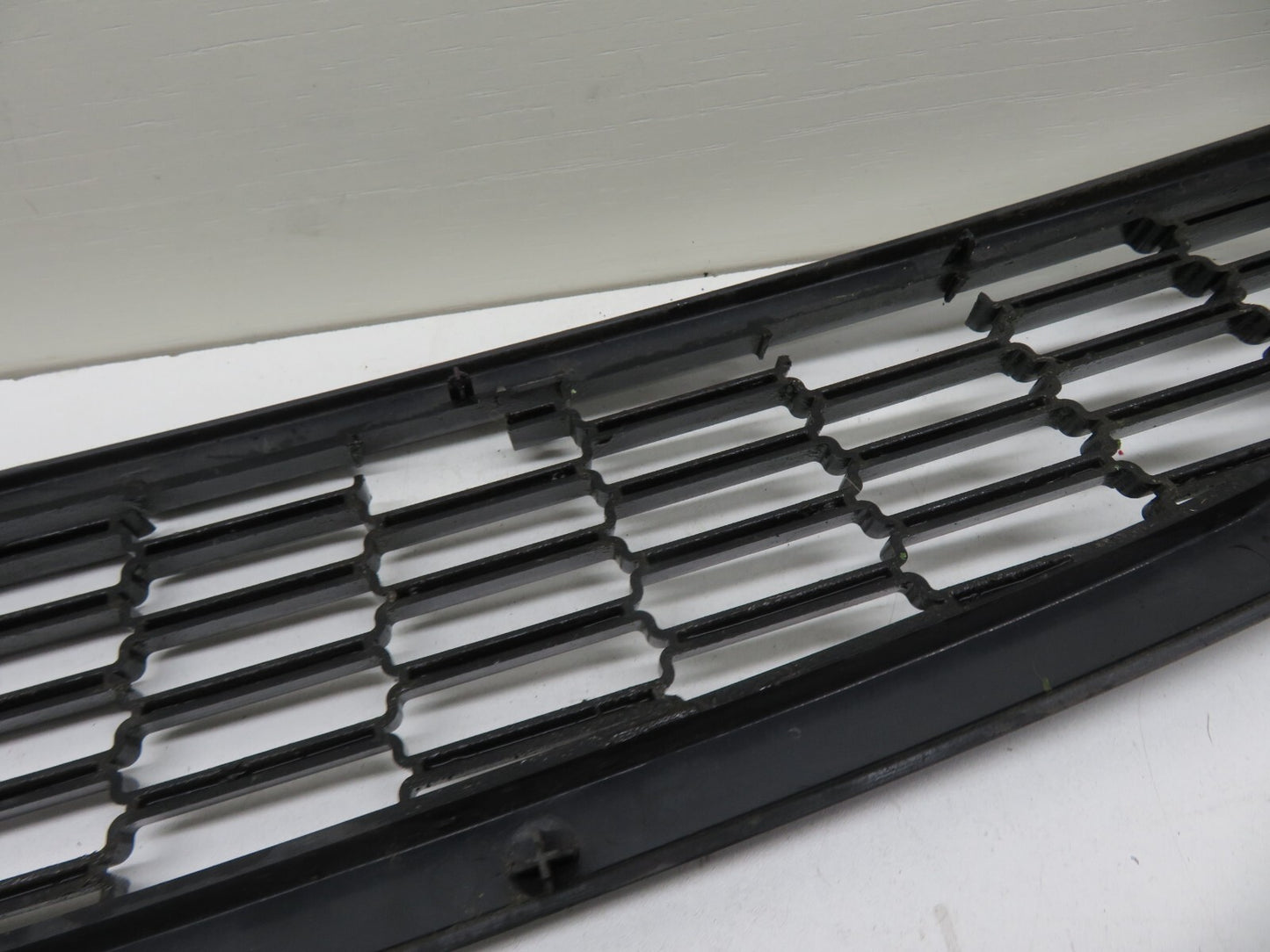 MINI COOPER S R53 AERO LOWER FRONT GRILLE JCW (DAMAGE SEE PHOTOS) 2001-2006