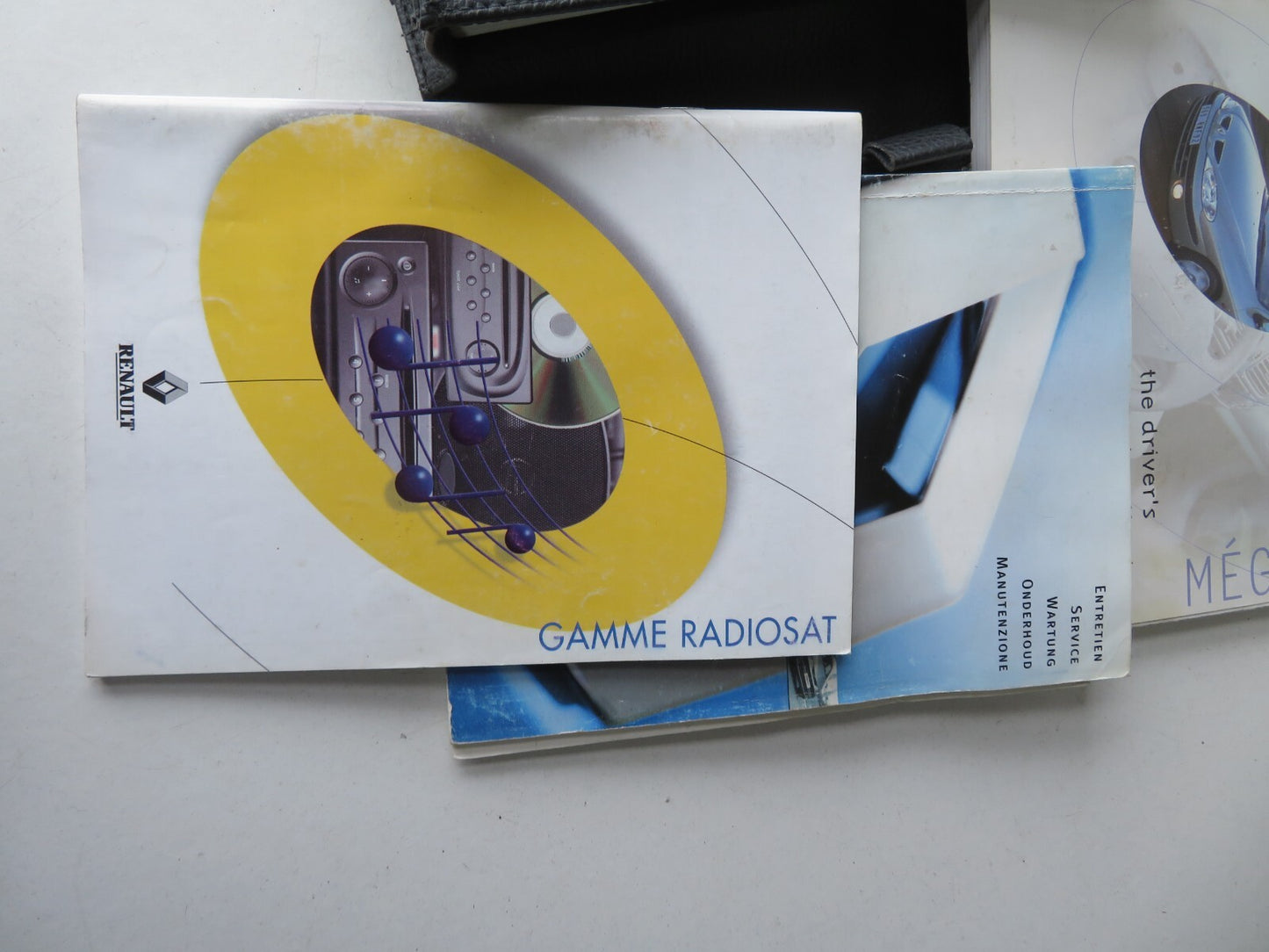 RENAULT MEGANE MK1 OWNERS MANUAL WITH FOLDER 1999-2002 A1117-17