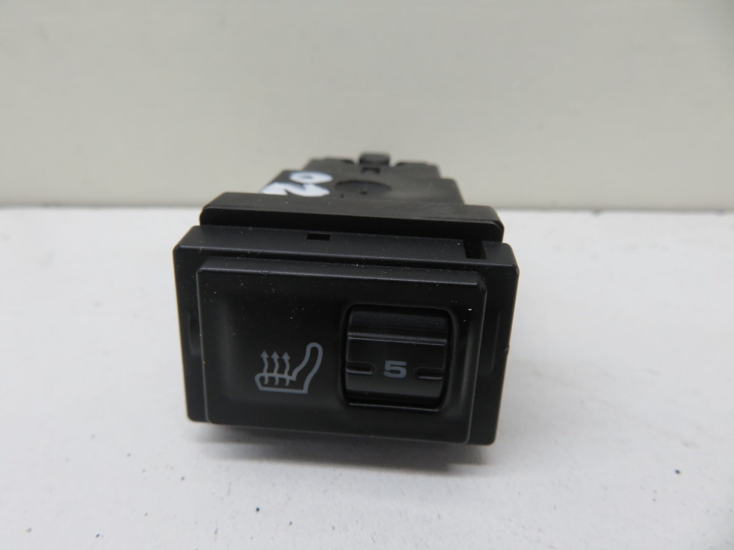 PORSCHE CAYENNE 955 HEATED SEAT SWITCH 7L5963563 2003-2006 1718-20