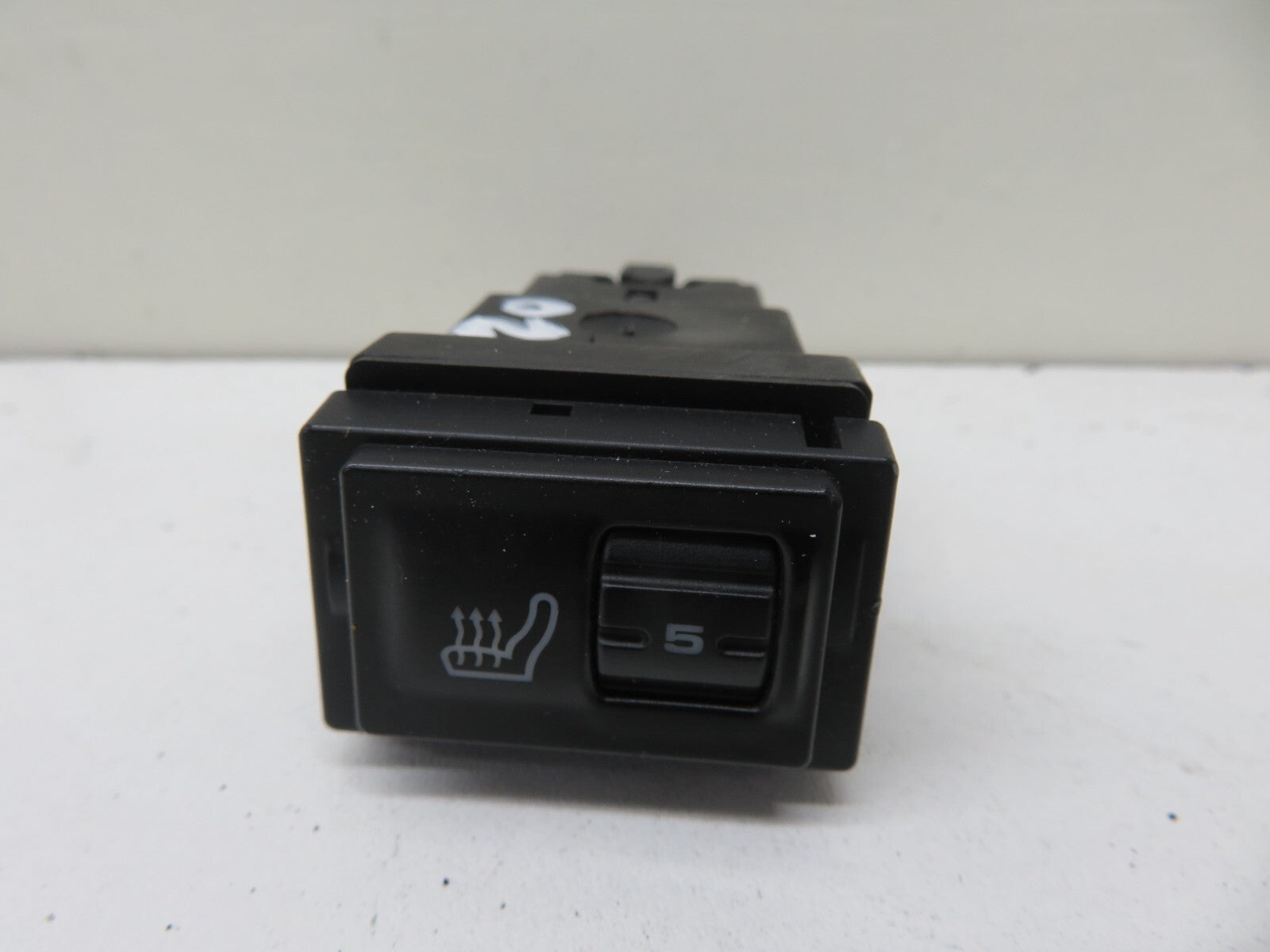 PORSCHE CAYENNE 955 HEATED SEAT SWITCH 7L5963563 2003-2006 1718-20