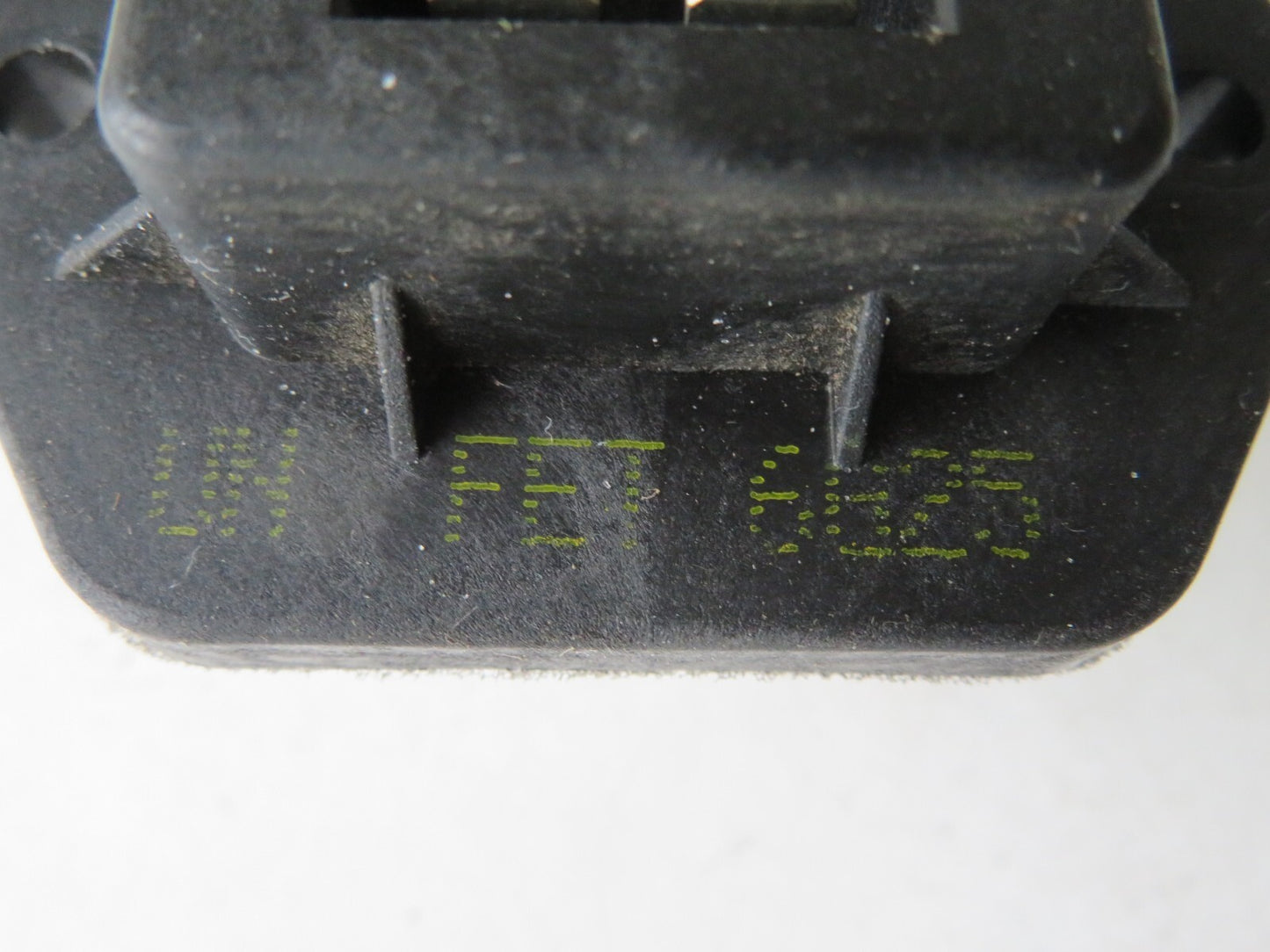 KIA CARENS HEATER BLOWER MOTOR RESISTOR 2006-2012 A1408-8