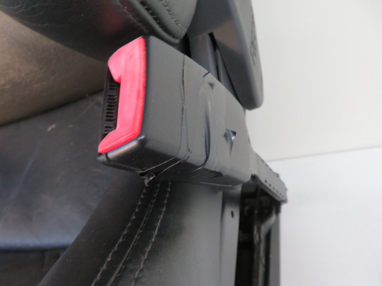 AUDI A8 D2 LEATHER RECARO DRIVER FRONT SEAT  1998-2002