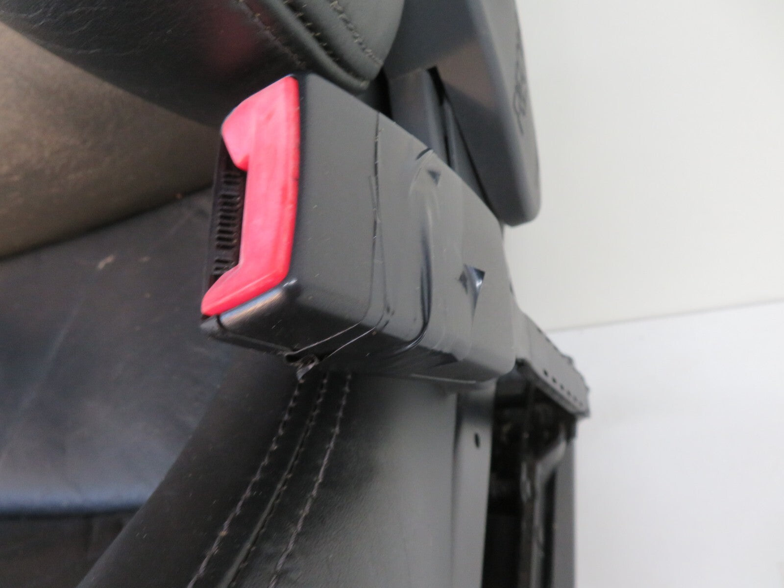 AUDI A8 D2 LEATHER RECARO DRIVER FRONT SEAT  1998-2002