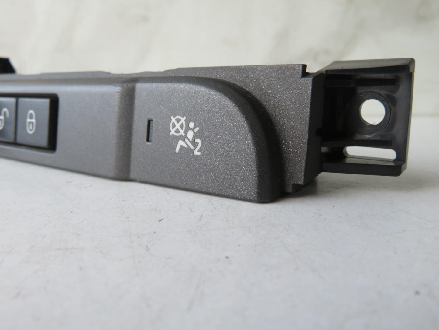 LAND ROVER DISCOVERY 3 HAZARD DOOR LOCK SWITCHES YUL500410 2005-2009 AMS1115-12