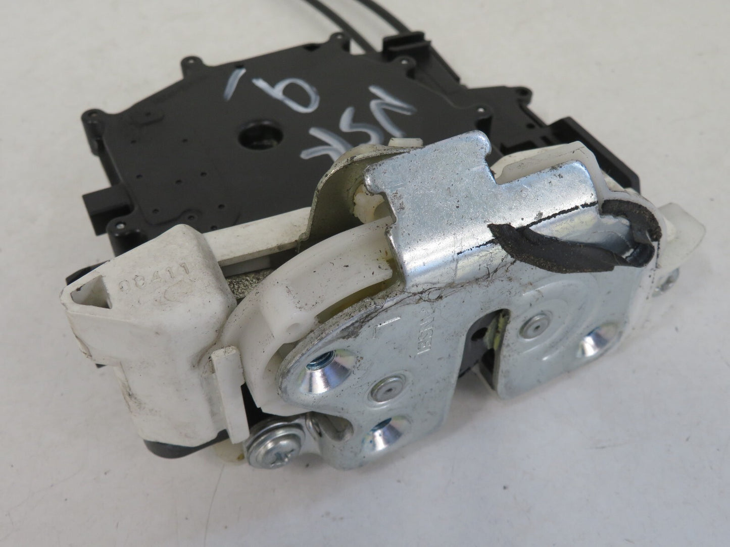 PEUGEOT 4007 NSR DOOR LOCK CATCH 2007-2012 1603-9