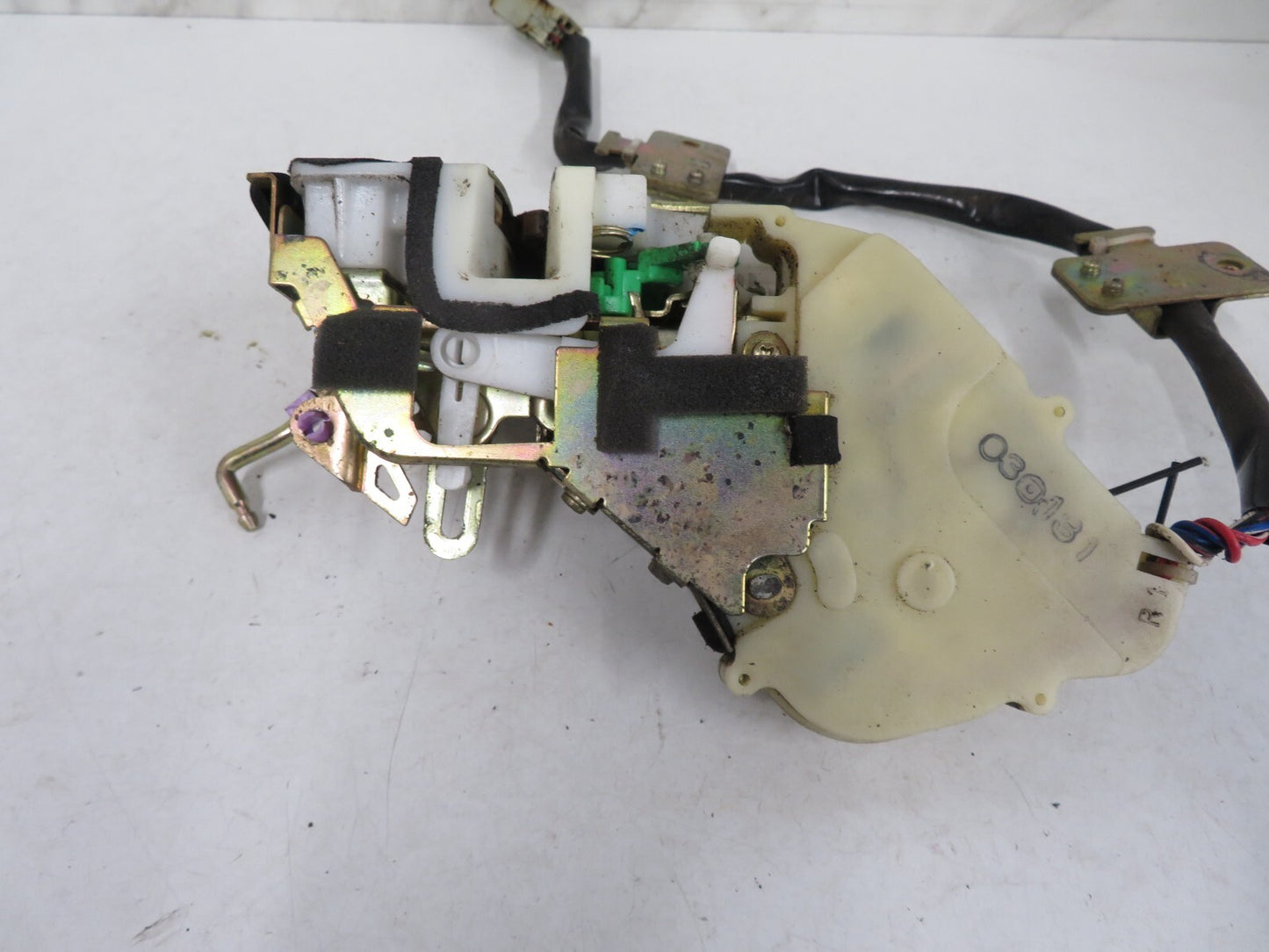 HONDA CRV MK2 OSR DOOR LOCK CATCH 2002-2006 1624-3