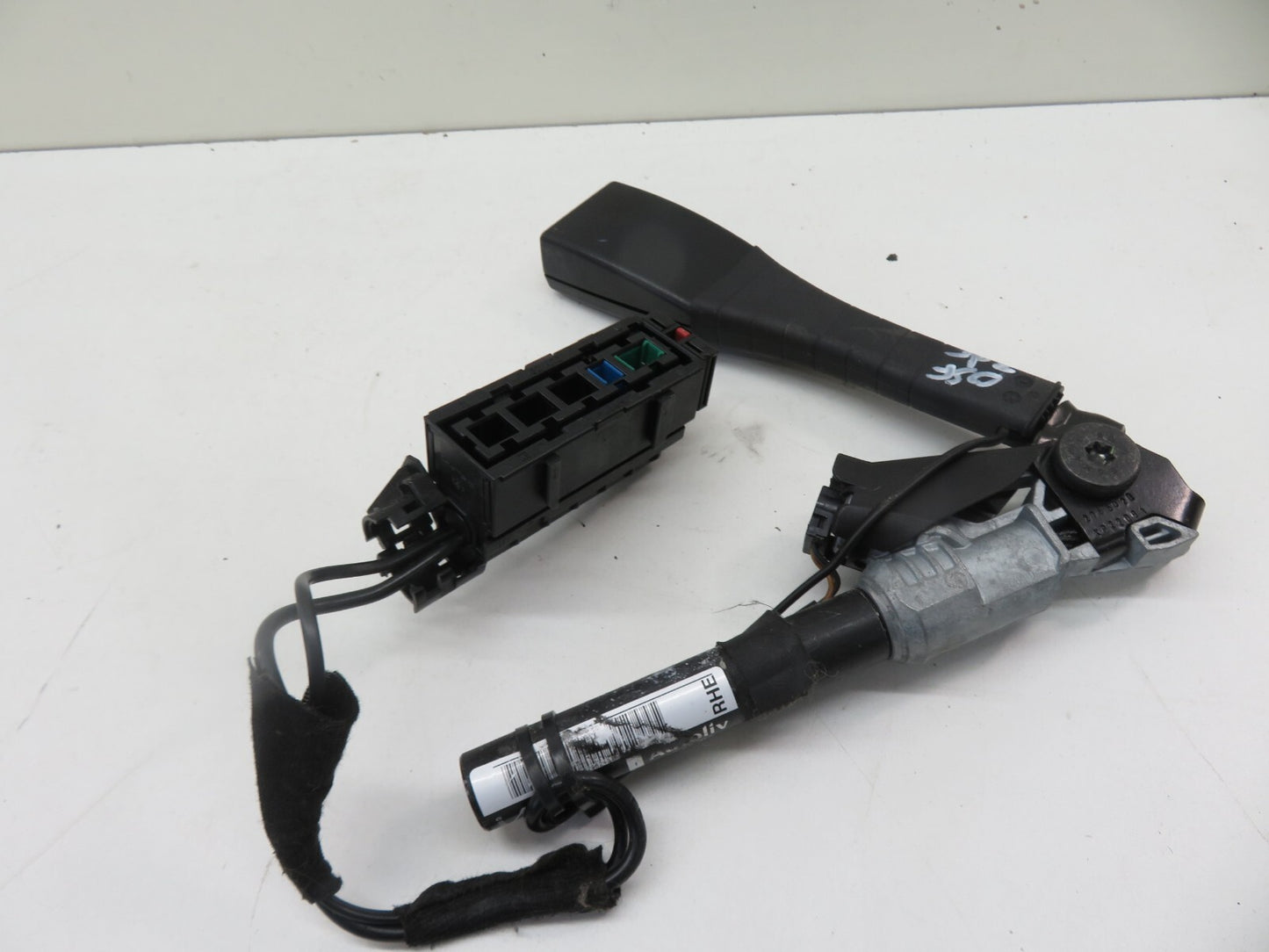 VAUXHALL CORSA D OSF DRIVER FRONT SEAT BELT TENSIONER 13225287 2006-2011 1700-9