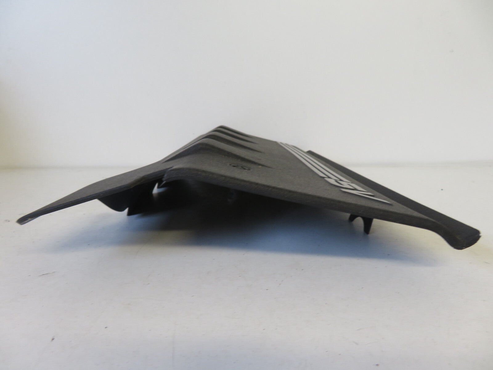 AUDI A8 D2 V8 3.7 ENGINE COVER 1998-2002