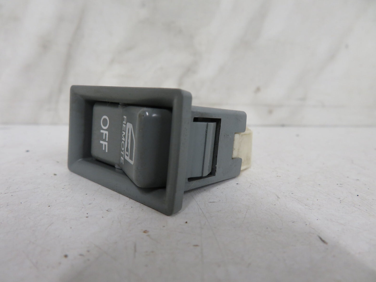 TOYOTA LEXUS SOARER SC400 DOOR REMOTE LOCK SWITCH 1991-2000 1417-17