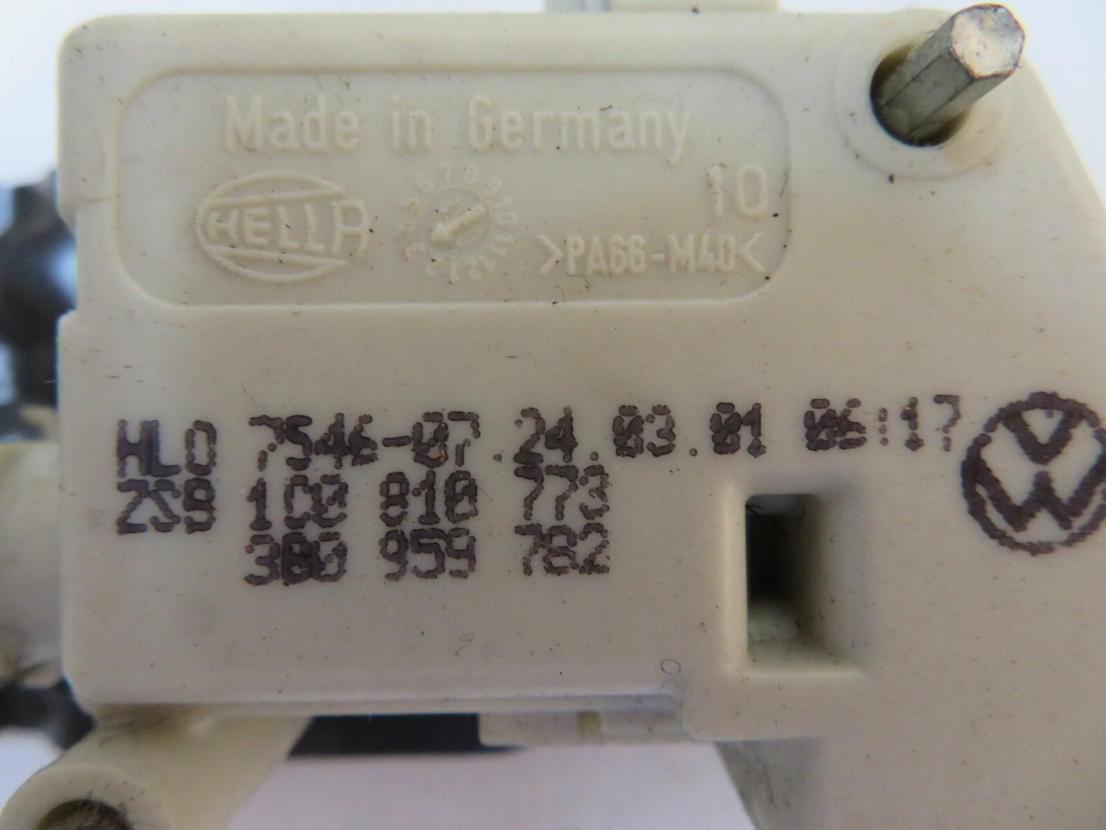 AUDI TT MK1 FUEL FLAP ACTUATOR 3b0959782 1998-2004 B6