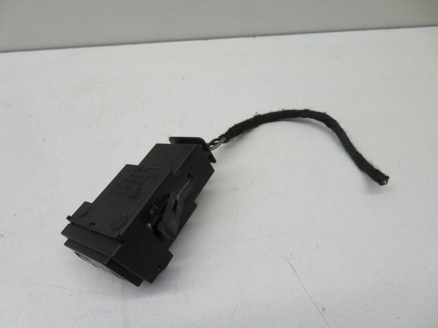 PORSCHE CAYENNE 955 HEATED SEAT SWITCH 7L5963564 2003-2006 1721-22