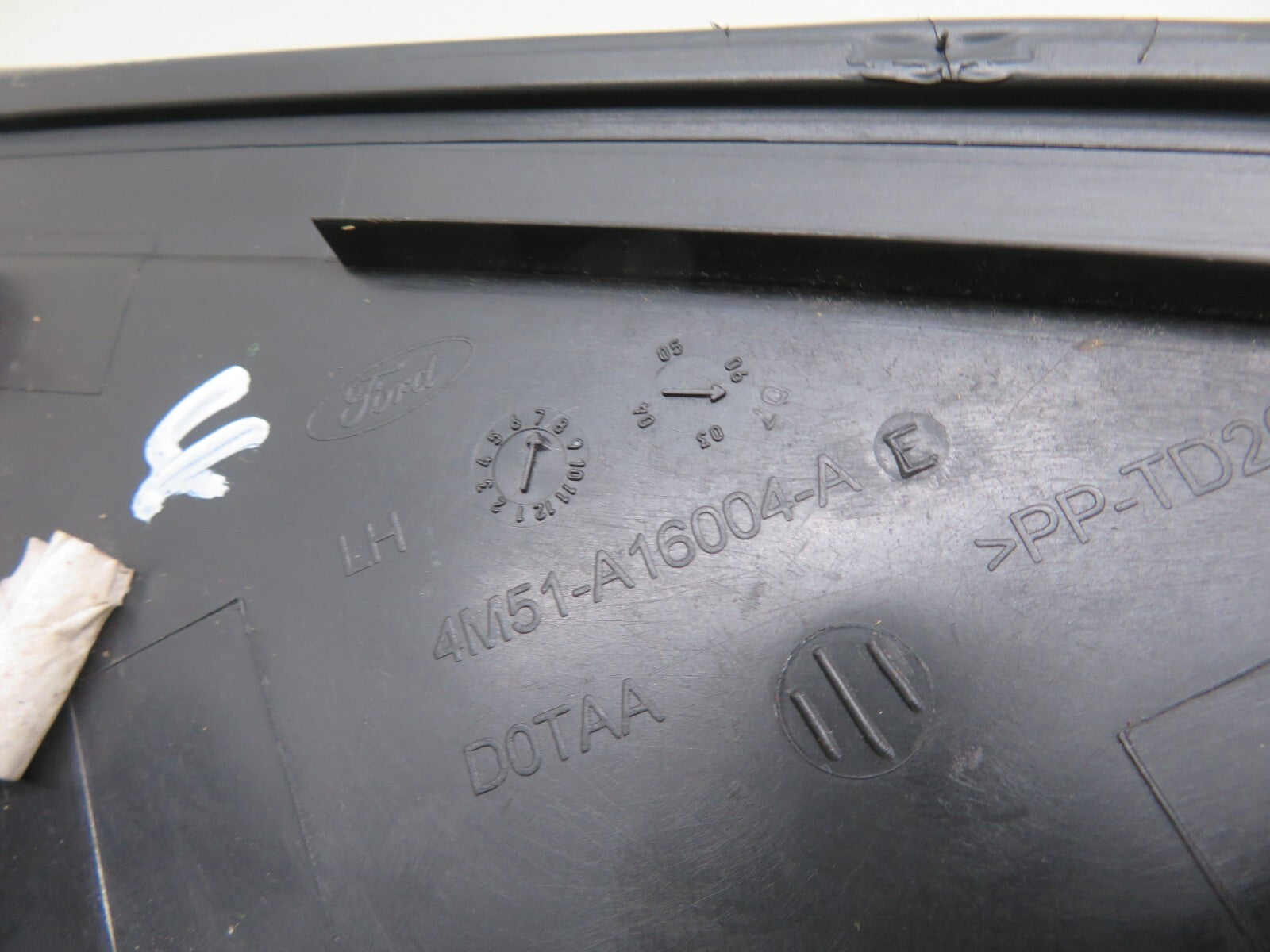 FORD FOCUS MK2 ST225 NS PASSENGER FRONT QUARTER TRIM 2006-2010 1654-4