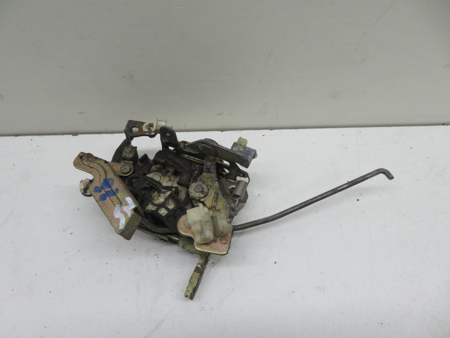 MAZDA MX5 MK1 NS PASSENGER DOOR LOCK CATCH 1989-1993 #0100-16