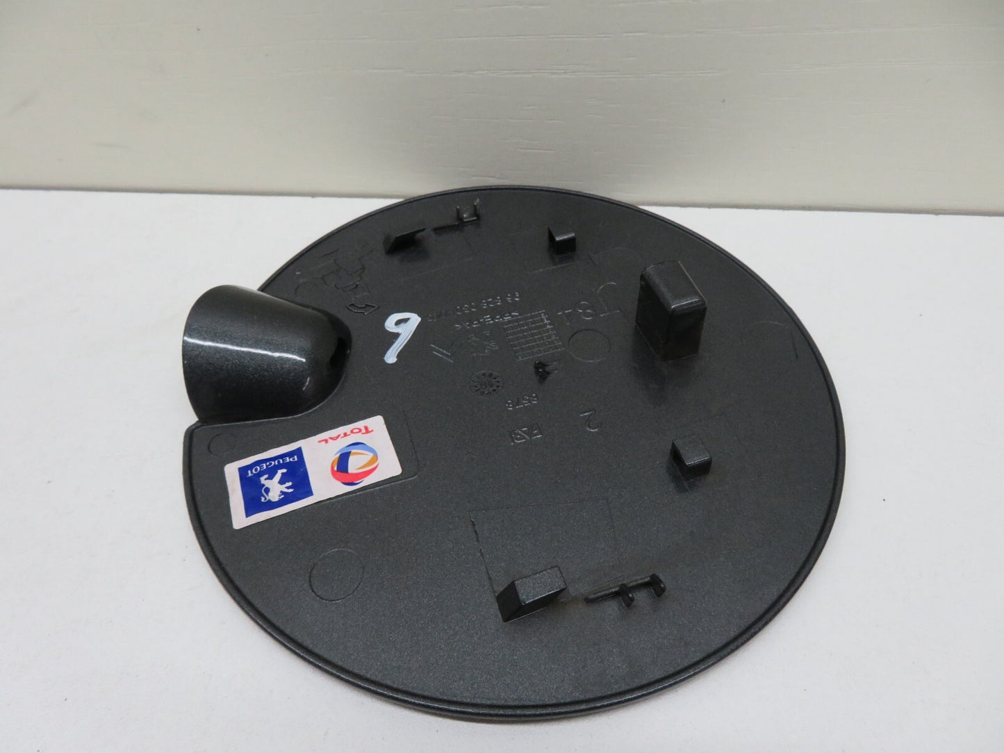 PEUGEOT 3008 GREY FUEL TANK DOOR FLAP COVER 9682803080 2008-2016 1626-9