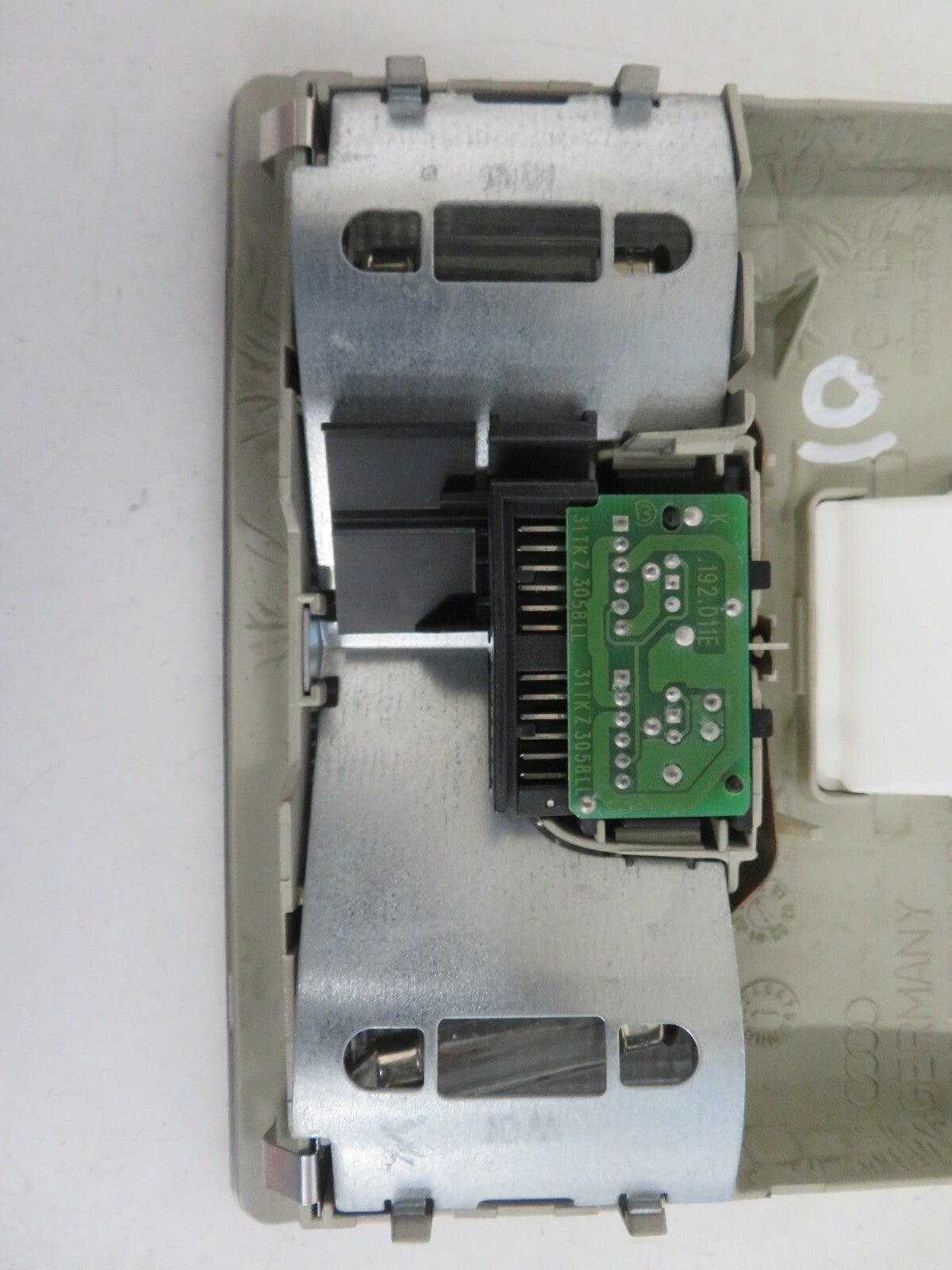 AUDI A8 D2 INTERIOR LIGHT 4B0947105B 1998-2002 1426-10