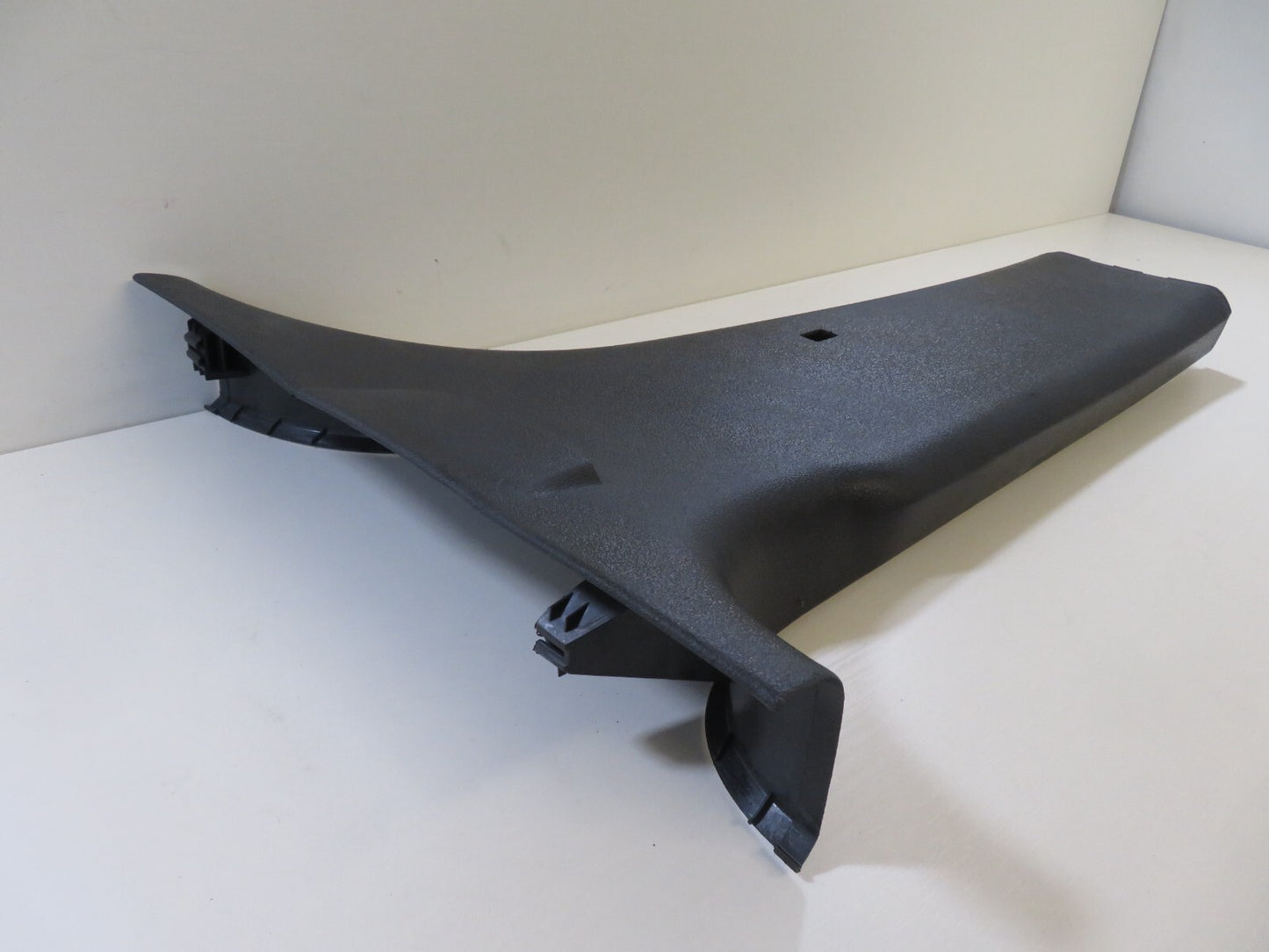 VOLKSWAGEN VW TOURAN RH OS DRIVER B PILLAR TRIM 1T0867298 2003-2009 NO4