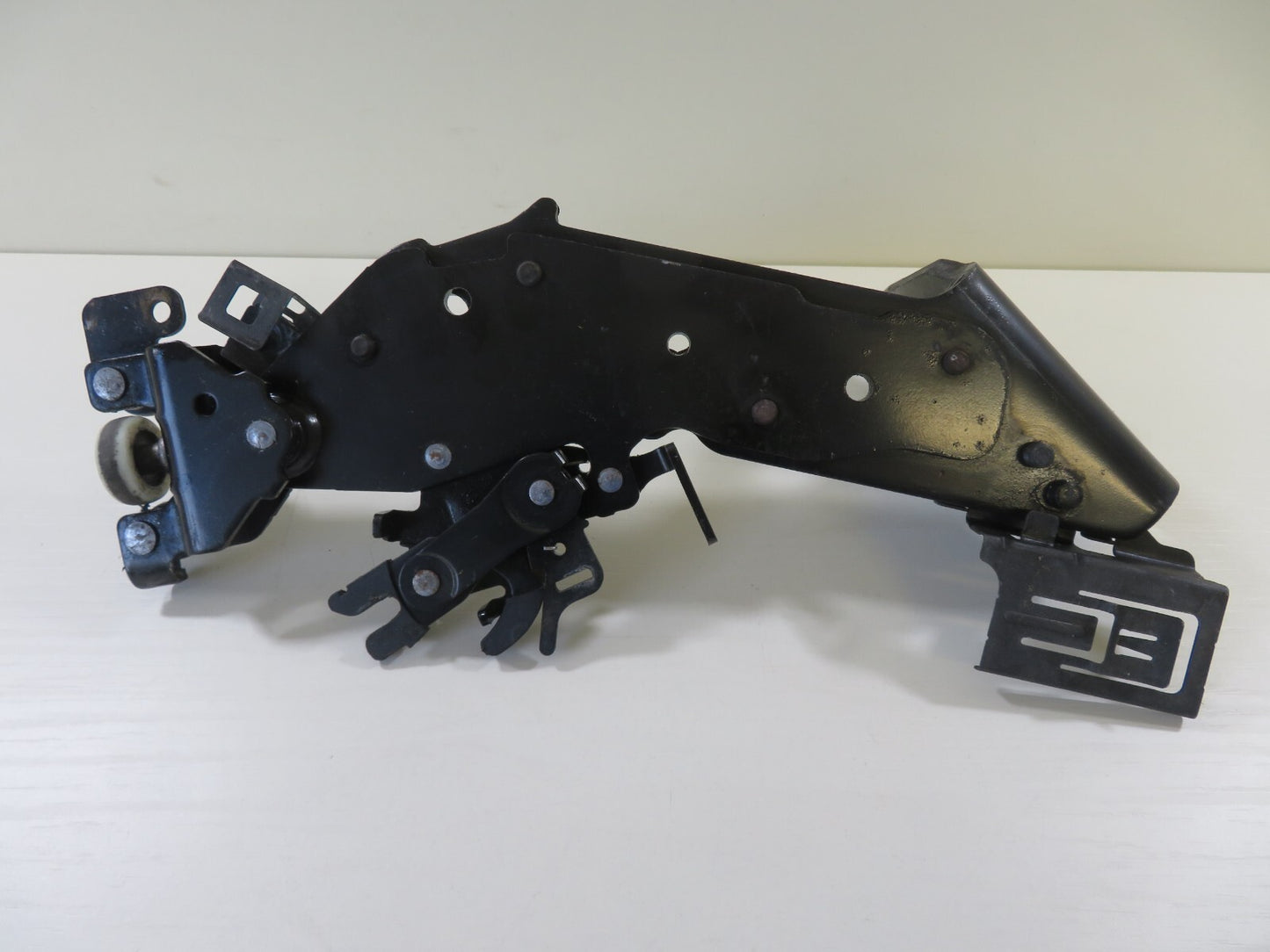 FORD C MAX GRAND NSR BOTTOM GUIDE ROLLER HINGE AM51-U25001-AF 2011-2015 1507-5