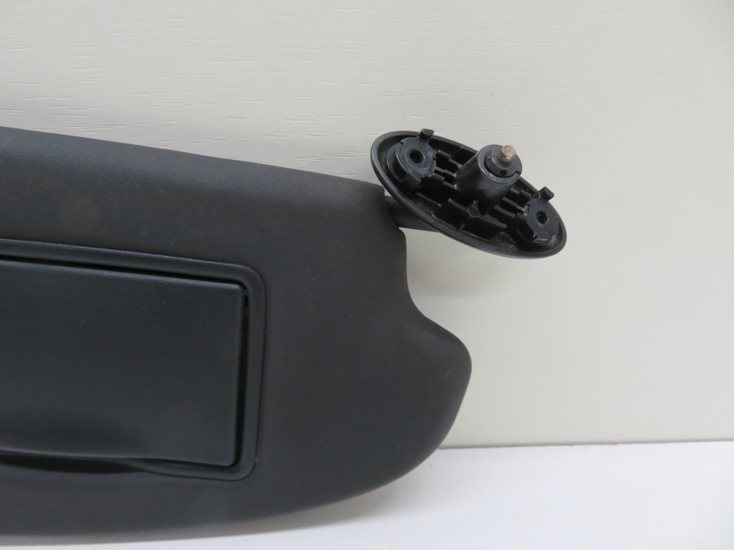 FORD FOCUS ST225 OS DRIVER SIDE SUN VISOR (2005-2010) 1345-15