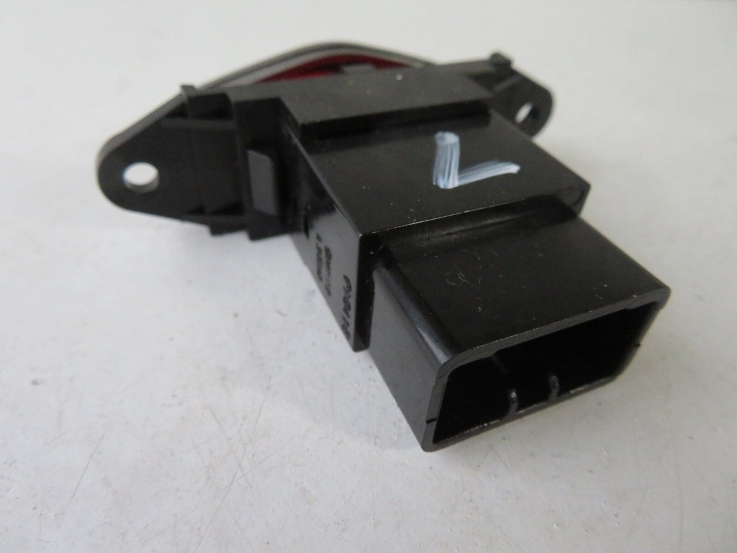 KIA CARENS HAZARD SWITCH 2002-2006 A1607-7