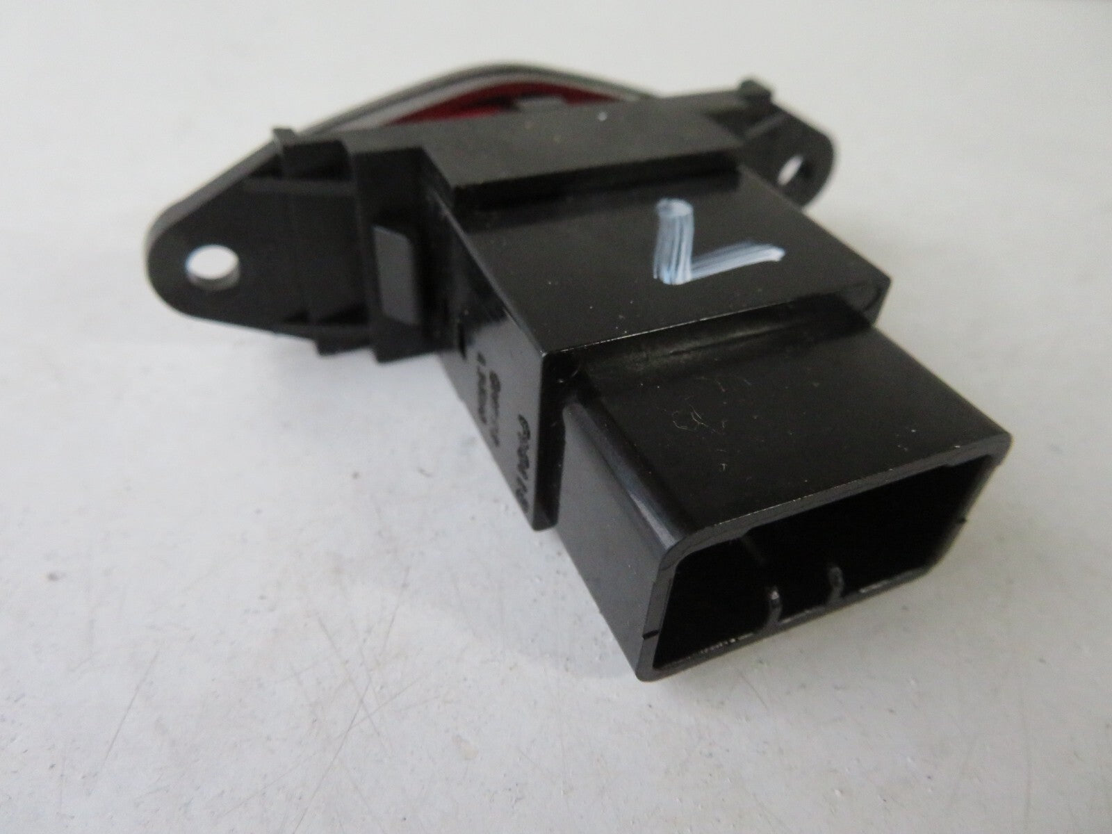 KIA CARENS HAZARD SWITCH 2002-2006 A1607-7