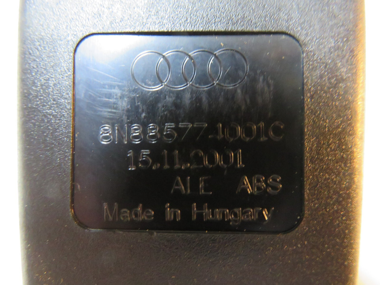 AUDI TT MK1 OSR SEAT BELT BUCKLE 8n885774001c 1998-2004 B6