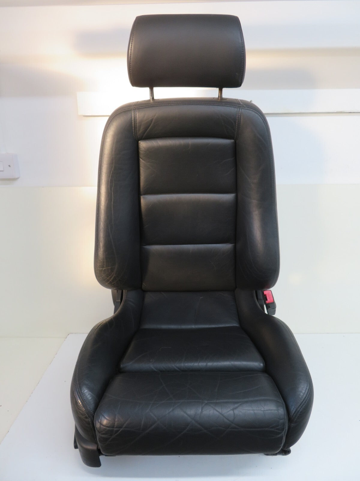 AUDI A8 D2 LEATHER RECARO DRIVER FRONT SEAT  1998-2002