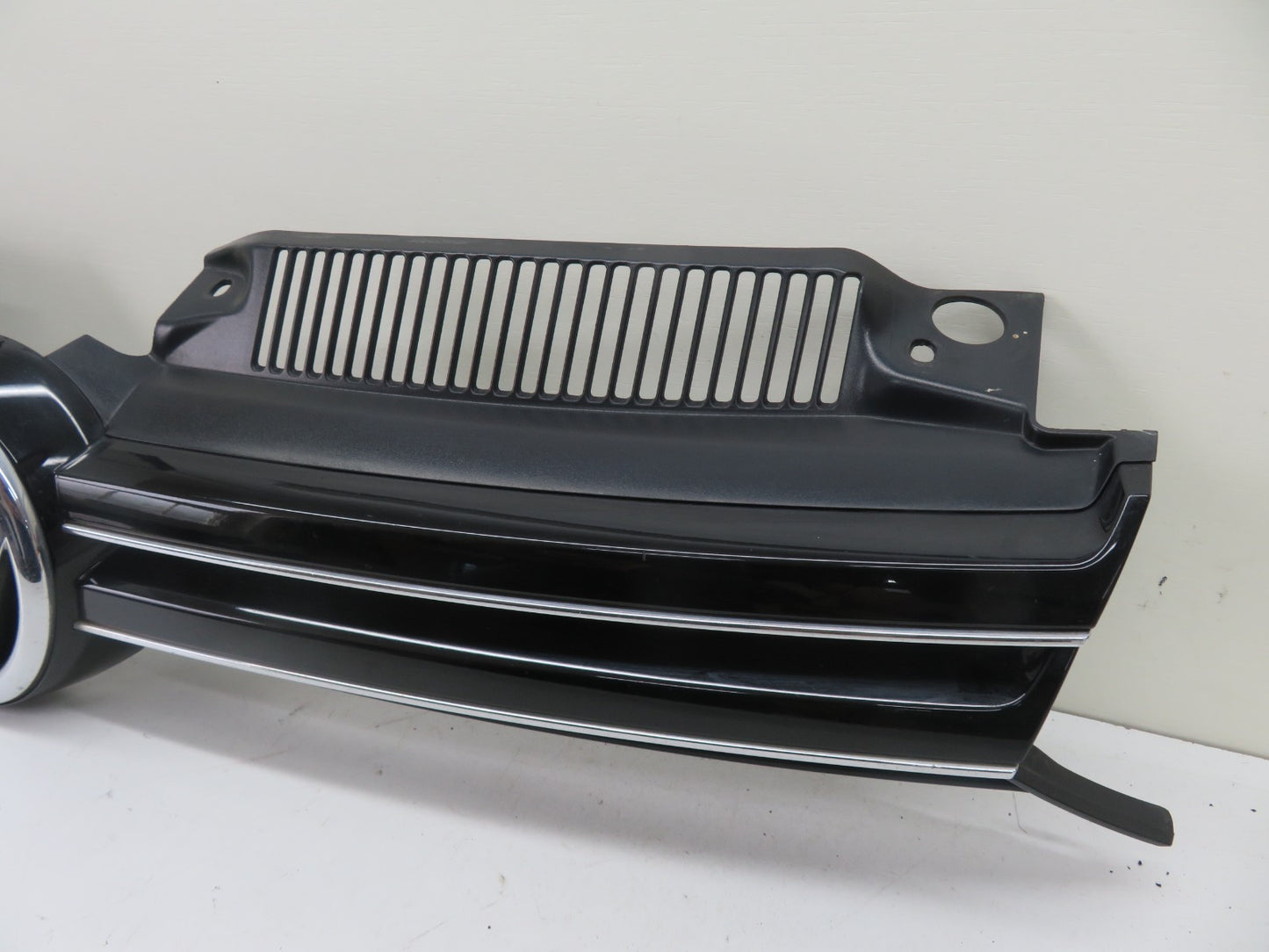 VOLKSWAGEN VW GOLF MK6 FRONT BUMPR GRILL BLACK 2009-2013