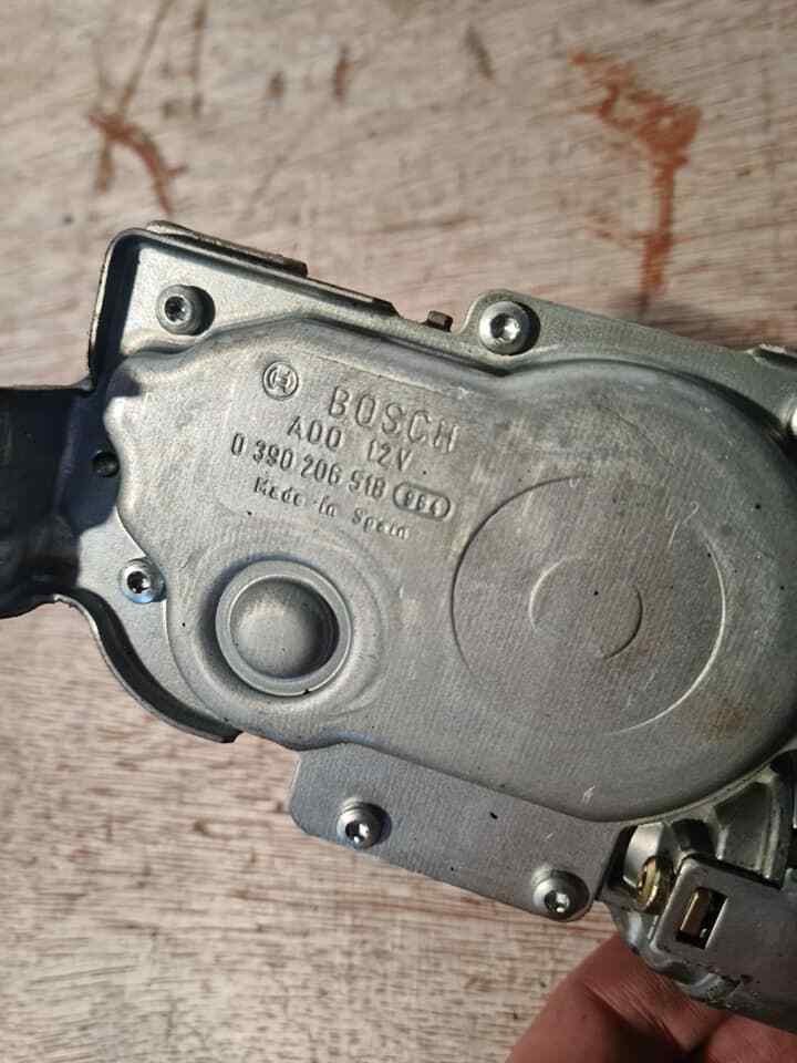 MITSUBISHI PAJERO MK2 REAR WIPER MOTOR 0390206518 1998-2007