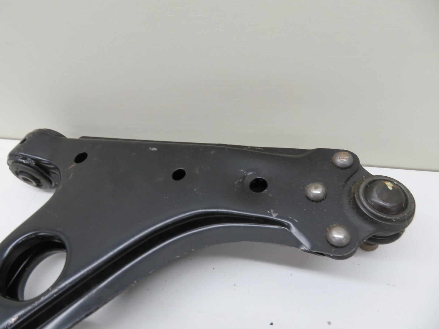 NS PASSENGER FRONT LOWER CONTROL ARM FOR VAUXHALL VECTRA 1995-2002 BW1660