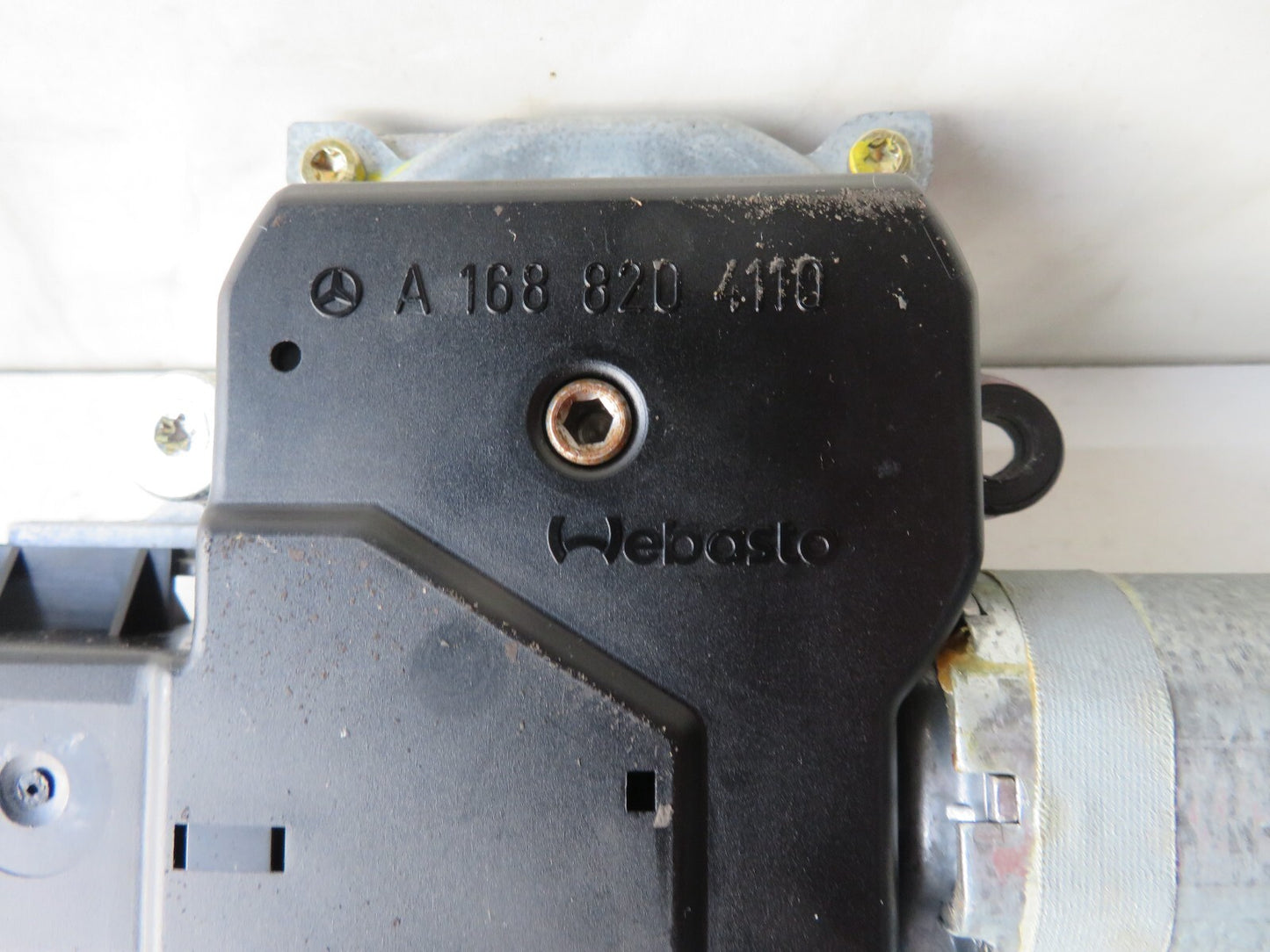 MERCEDES A160 SUN ROOF MOTOR 1688200642 1997-2004 AMS1517-4