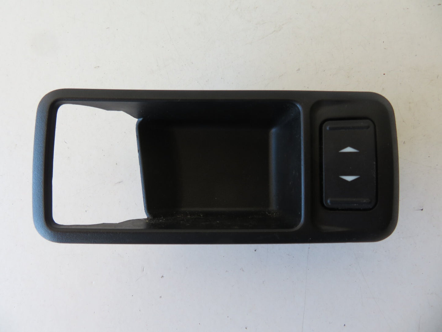 FORD FOCUS MK2 NS WINDOW SWITCH AND HANDLE TRIM 2008-2011 AMS1216