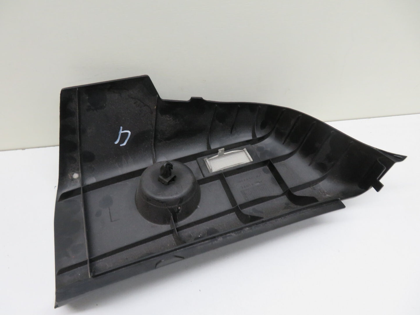 BMW E36 REAR LEFT INTERIOR BOOT LIGHT TRIM 8165317 1991-1998 1756-4