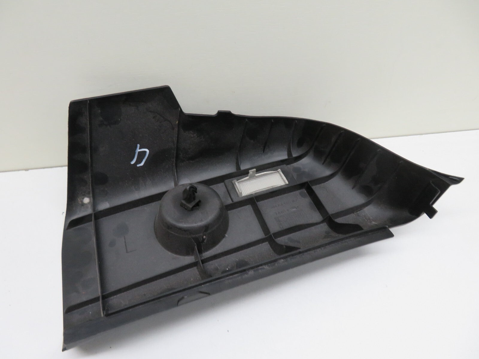 BMW E36 REAR LEFT INTERIOR BOOT LIGHT TRIM 8165317 1991-1998 1756-4