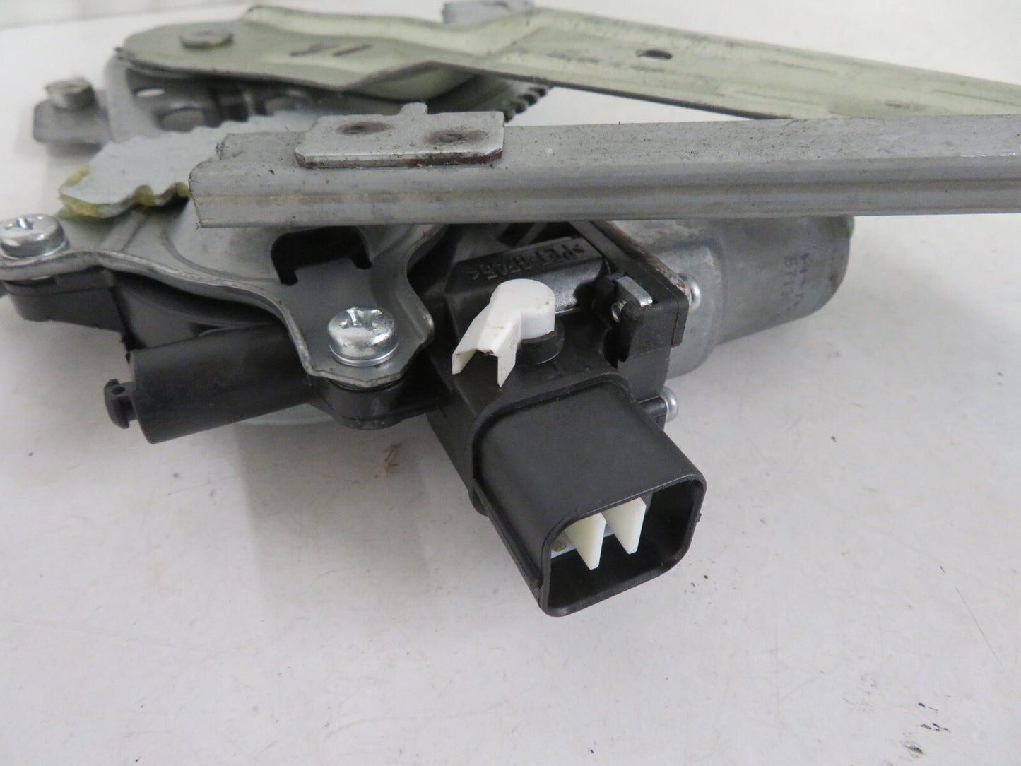 PEUGEOT 4007 NSR WINDOW REGULATOR 2007-2012 1630-15